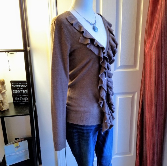 NY&Co.: Ruffled Cardigan - Picture 2 of 7
